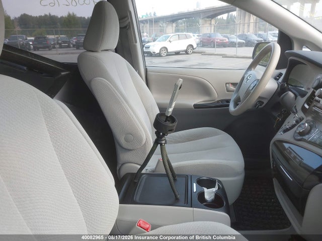 40082965 :رقم المزاد ، 5TDKK3DC8ES444014 vin ، 2014 Toyota Sienna Le مزاد بيع