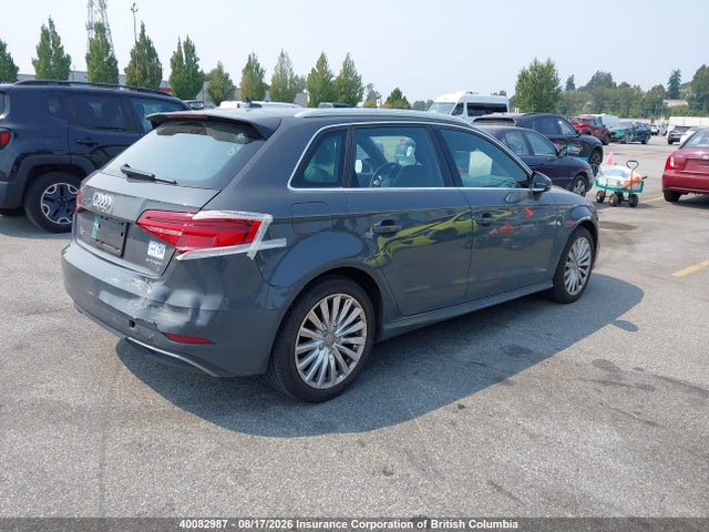 Продажа на аукционе авто 2017 Audi A3, vin: WAUUPBFF6HA091072, номер лота: 40082987