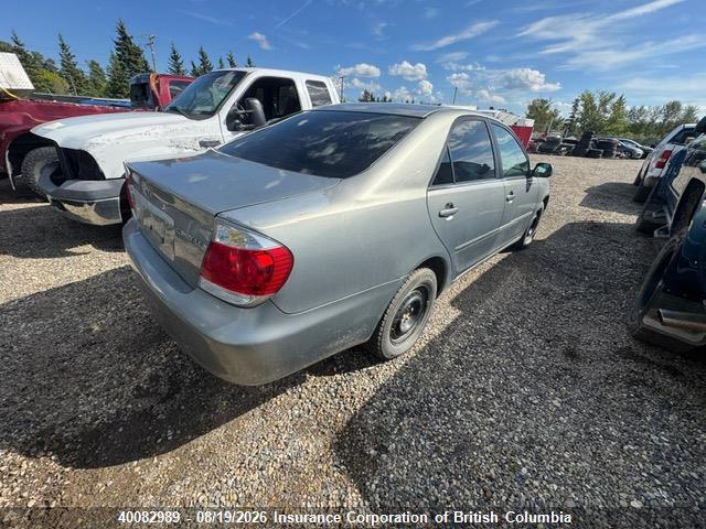 40082989 :رقم المزاد ، 4T1BE32K75U985502 vin ، 2005 Toyota Camry مزاد بيع