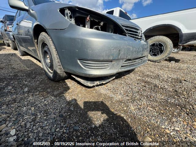 40082989 :رقم المزاد ، 4T1BE32K75U985502 vin ، 2005 Toyota Camry مزاد بيع