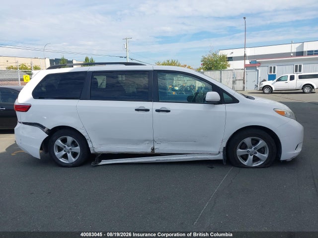 2017 Toyota Sienna მანქანა იყიდება აუქციონზე, vin: 5TDZZ3DC4HS787563, აუქციონის ნომერი: 40083045