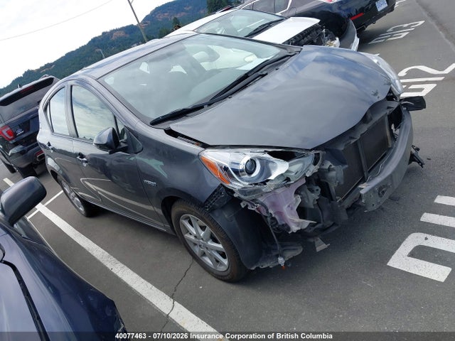40077463 :رقم المزاد ، JTDKDTB38F1086635 vin ، 2015 Toyota Prius C مزاد بيع