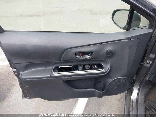 2015 Toyota Prius C მანქანა იყიდება აუქციონზე, vin: JTDKDTB38F1086635, აუქციონის ნომერი: 40077463