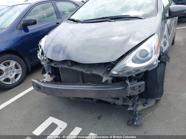 2015 Toyota Prius C მანქანა იყიდება აუქციონზე, vin: JTDKDTB38F1086635, აუქციონის ნომერი: 40077463