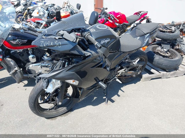 Kawasaki EX400 2018 JKAEXKG18JDA04834 Image 2