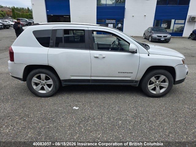 40083057 :رقم المزاد ، 1C4NJDAB3GD721376 vin ، 2016 Jeep Compass Sport مزاد بيع