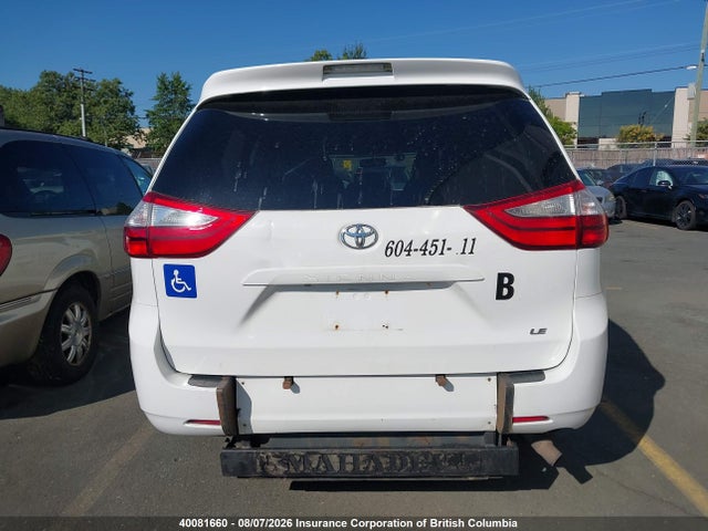 40081660 :رقم المزاد ، 5TDKK3DC0GS711021 vin ، 2016 Toyota Sienna Le مزاد بيع