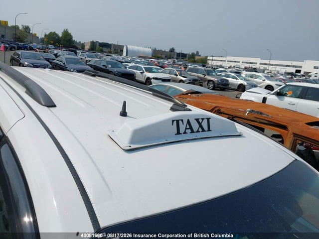 40081660 :رقم المزاد ، 5TDKK3DC0GS711021 vin ، 2016 Toyota Sienna Le مزاد بيع