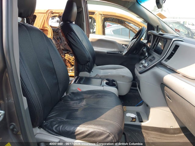 40081660 :رقم المزاد ، 5TDKK3DC0GS711021 vin ، 2016 Toyota Sienna Le مزاد بيع