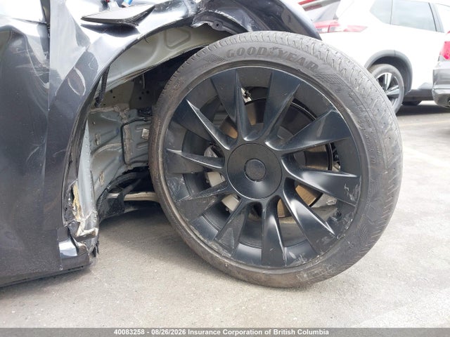 Tesla Model Y 2024 7SAYGDEE3RF015734 Image 12