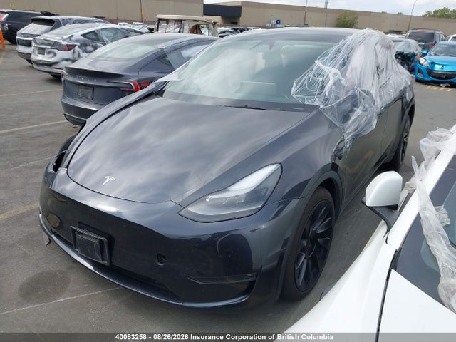 Tesla Model Y 2024 7SAYGDEE3RF015734 Image 2