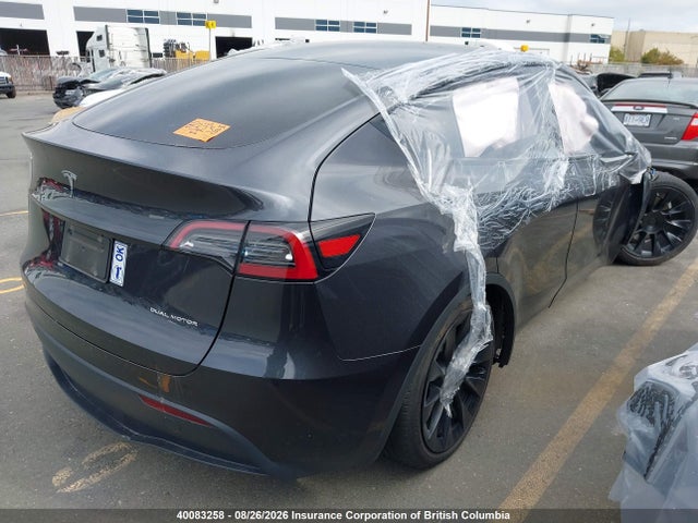 Tesla Model Y 2024 7SAYGDEE3RF015734 Image 4