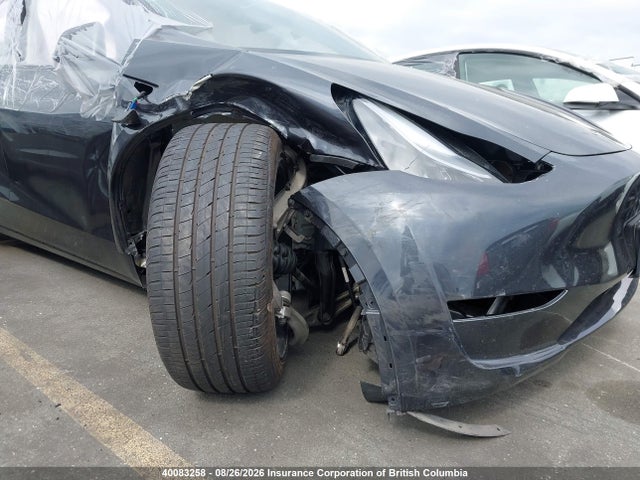 Tesla Model Y 2024 7SAYGDEE3RF015734 Image 6