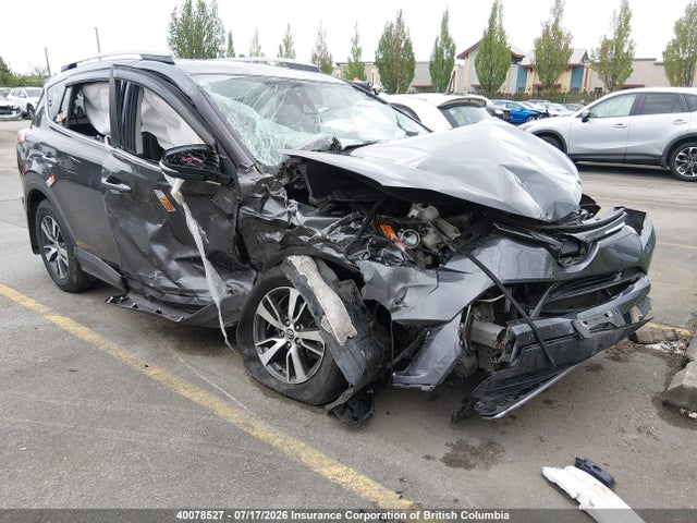 40078527 :رقم المزاد ، 2T3RFREV7JW845388 vin ، 2018 Toyota Rav4 Adventure/xle مزاد بيع