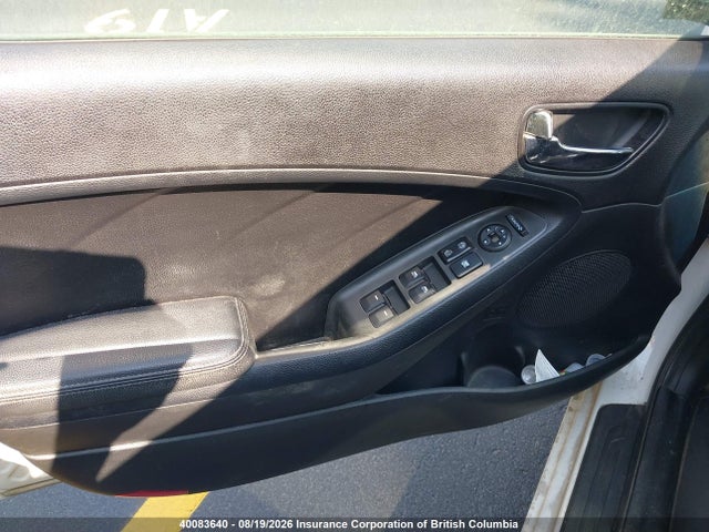 2017 Kia Forte მანქანა იყიდება აუქციონზე, vin: 3KPFL4A83HE056305, აუქციონის ნომერი: 40083640
