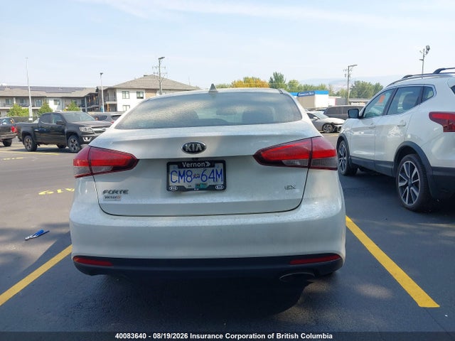 2017 Kia Forte მანქანა იყიდება აუქციონზე, vin: 3KPFL4A83HE056305, აუქციონის ნომერი: 40083640
