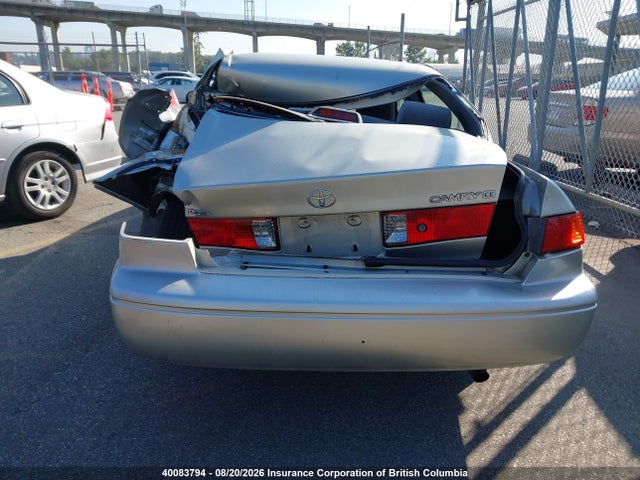 40083794 :رقم المزاد ، JT2BG22K7Y0464597 vin ، 2000 Toyota Camry مزاد بيع