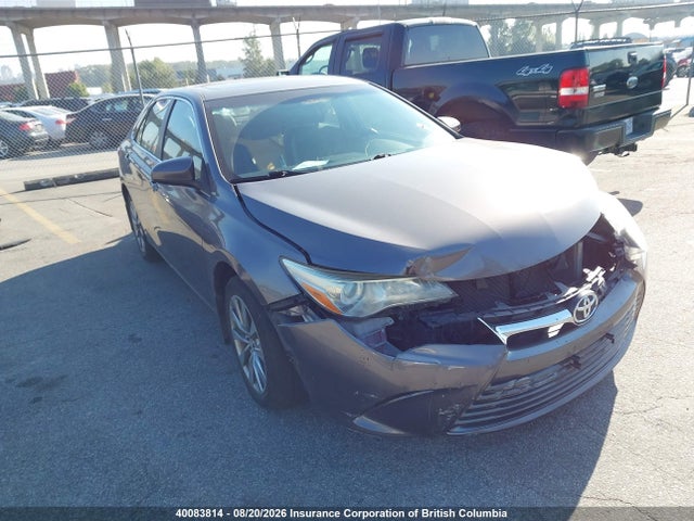 40083814 :رقم المزاد ، 4T1BF1FK5FU877098 vin ، 2015 Toyota Camry مزاد بيع