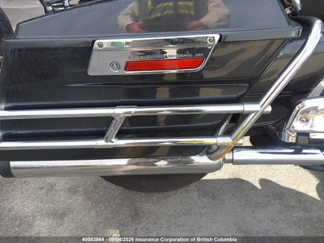 40083864 :رقم المزاد ، 5HD1FCW134Y621915 vin ، 2004 Harley-davidson Flhtcui مزاد بيع