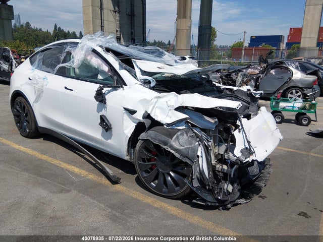 Auction sale of the 2022 Tesla Model Y, vin: 7SAYGDEF8NF576157, lot number: 40078935