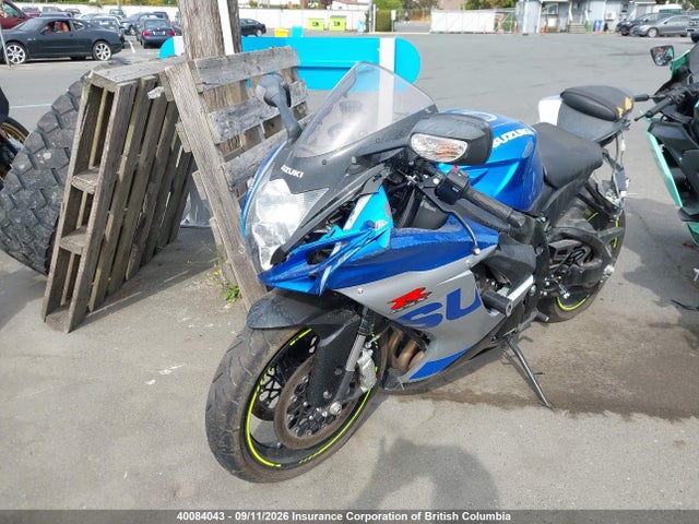 Suzuki GSX-R600 2023 JS1GN7FAXP7100014 Image 2