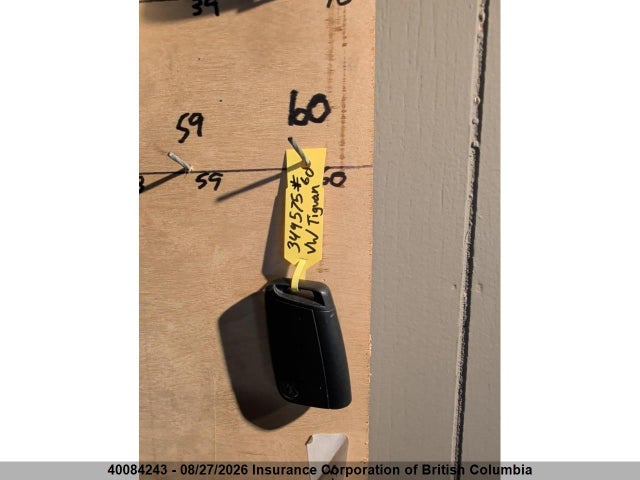 3VV0B7AX1JM012575 Volkswagen TIGUAN S