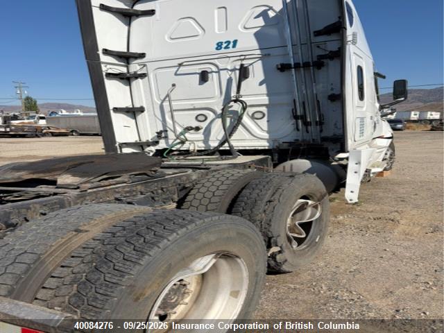 Freightliner New Cascadia 126 2022 1FUJHHDR9NLMW8540 Image 3