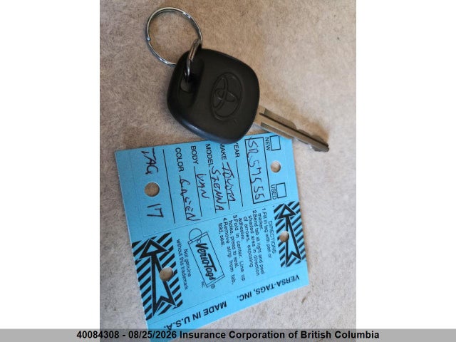 2000 Toyota Sienna Le/xle მანქანა იყიდება აუქციონზე, vin: 4T3ZF13C2YU180123, აუქციონის ნომერი: 40084308