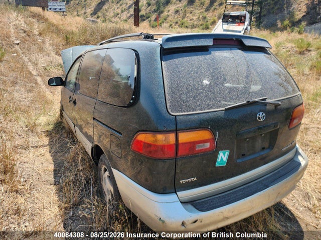2000 Toyota Sienna Le/xle მანქანა იყიდება აუქციონზე, vin: 4T3ZF13C2YU180123, აუქციონის ნომერი: 40084308
