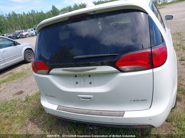 Chrysler Pacifica Limited 2017 2C4RC1GG1HR536089 Image 17