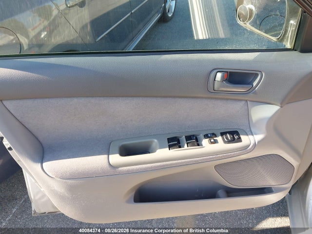 2004 Toyota Camry მანქანა იყიდება აუქციონზე, vin: 4T1BE32K14U306077, აუქციონის ნომერი: 40084374