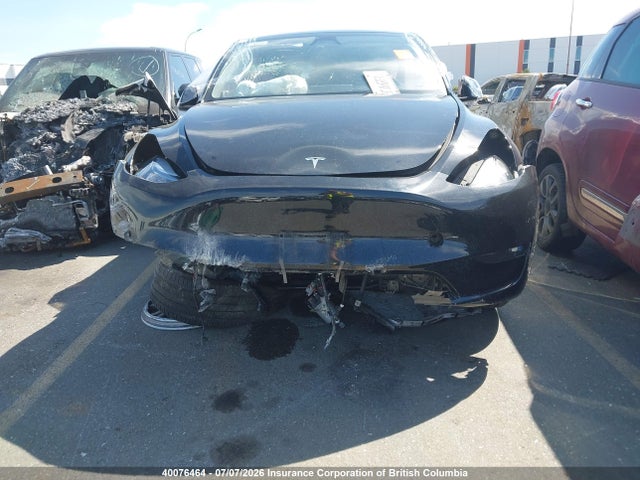 Продажа на аукционе авто 2024 Tesla Model Y, vin: 7SAYGDEEXRF055647, номер лота: 40076464