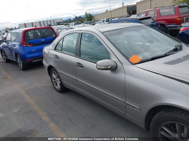 2004 Mercedes-benz C 230k Sport Sedan მანქანა იყიდება აუქციონზე, vin: WDBRF40JX4F549664, აუქციონის ნომერი: 40077344