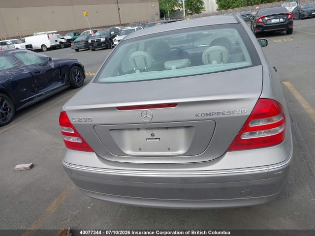 2004 Mercedes-benz C 230k Sport Sedan მანქანა იყიდება აუქციონზე, vin: WDBRF40JX4F549664, აუქციონის ნომერი: 40077344