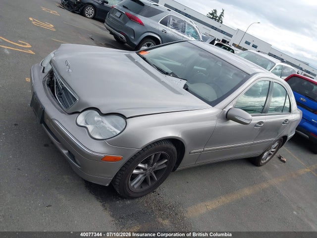 2004 Mercedes-benz C 230k Sport Sedan მანქანა იყიდება აუქციონზე, vin: WDBRF40JX4F549664, აუქციონის ნომერი: 40077344