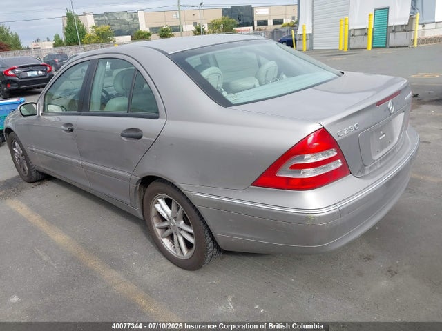 2004 Mercedes-benz C 230k Sport Sedan მანქანა იყიდება აუქციონზე, vin: WDBRF40JX4F549664, აუქციონის ნომერი: 40077344