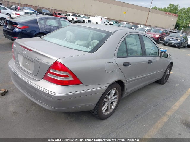 2004 Mercedes-benz C 230k Sport Sedan მანქანა იყიდება აუქციონზე, vin: WDBRF40JX4F549664, აუქციონის ნომერი: 40077344