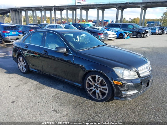 2013 Mercedes-benz C 350 4matic მანქანა იყიდება აუქციონზე, vin: WDDGF8JB8DA745046, აუქციონის ნომერი: 40079909