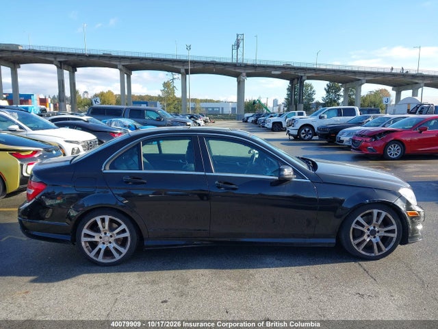 2013 Mercedes-benz C 350 4matic მანქანა იყიდება აუქციონზე, vin: WDDGF8JB8DA745046, აუქციონის ნომერი: 40079909