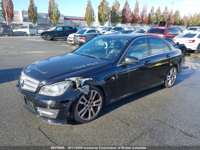 2013 Mercedes-benz C 350 4matic მანქანა იყიდება აუქციონზე, vin: WDDGF8JB8DA745046, აუქციონის ნომერი: 40079909