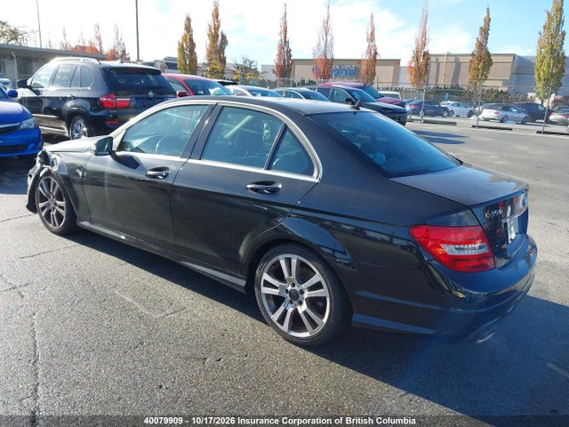 2013 Mercedes-benz C 350 4matic მანქანა იყიდება აუქციონზე, vin: WDDGF8JB8DA745046, აუქციონის ნომერი: 40079909
