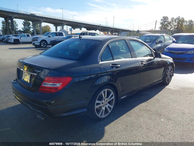2013 Mercedes-benz C 350 4matic მანქანა იყიდება აუქციონზე, vin: WDDGF8JB8DA745046, აუქციონის ნომერი: 40079909