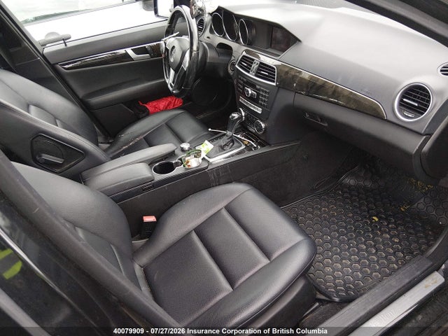 2013 Mercedes-benz C 350 4matic მანქანა იყიდება აუქციონზე, vin: WDDGF8JB8DA745046, აუქციონის ნომერი: 40079909