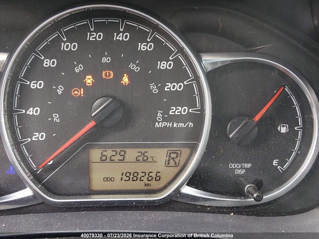 VNKKTUD34JA096780 Toyota Yaris L/le/se
