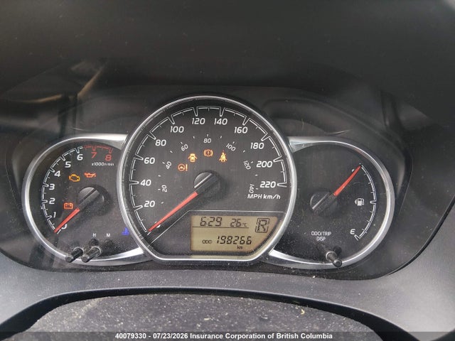 VNKKTUD34JA096780 Toyota Yaris L/le/se