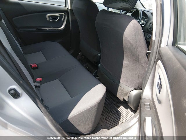 VNKKTUD34JA096780 Toyota Yaris L/le/se