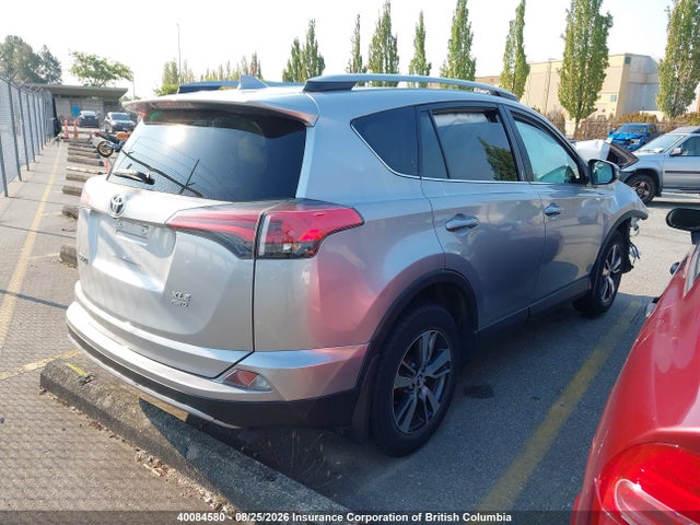 Toyota RAV4 2017 2T3RFREV0HW561076 Image 4