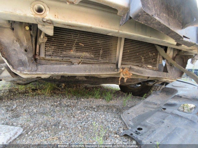 40084583 :رقم المزاد ، JTDBF32K320053415 vin ، 2002 Toyota Camry مزاد بيع