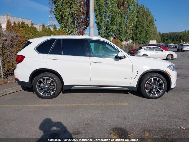 BMW X5 2018 5UXKR0C57J0Y05760 Image 13