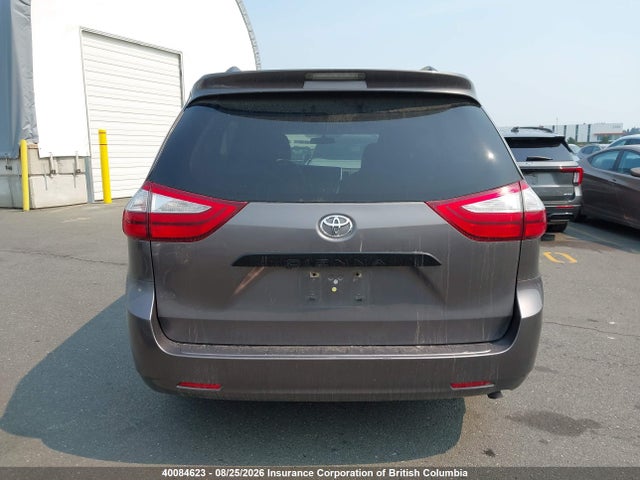Toyota Sienna 2015 5TDZK3DC4FS534115 Image 17